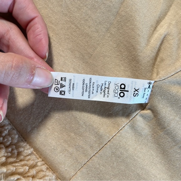 NWOT Alo Yoga Oversized Sherpa Trench - Picture 10 of 14